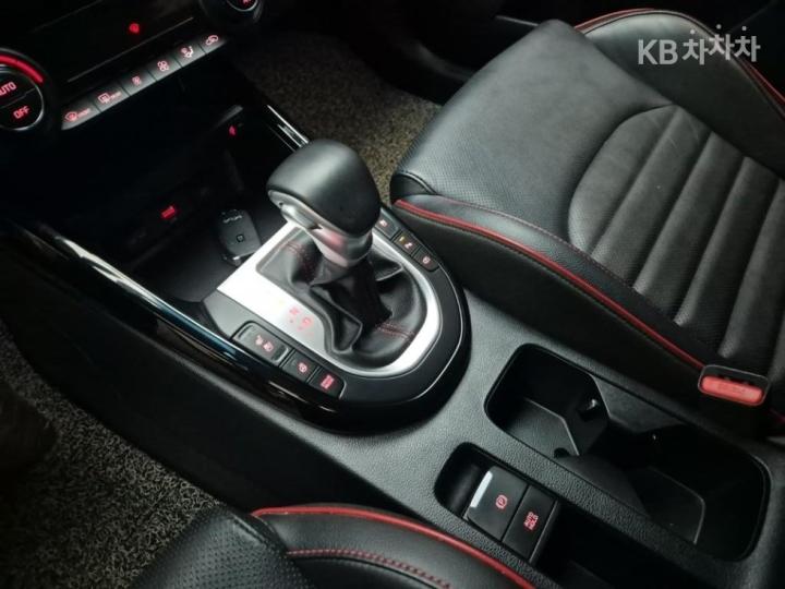Kia K3 GT BD 1.6 T-GDi 5 Duo Signature 9
