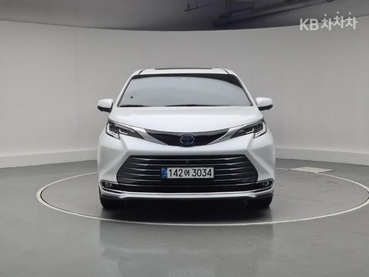 Toyota Sienna 2.5 Hybrid 2WD 5