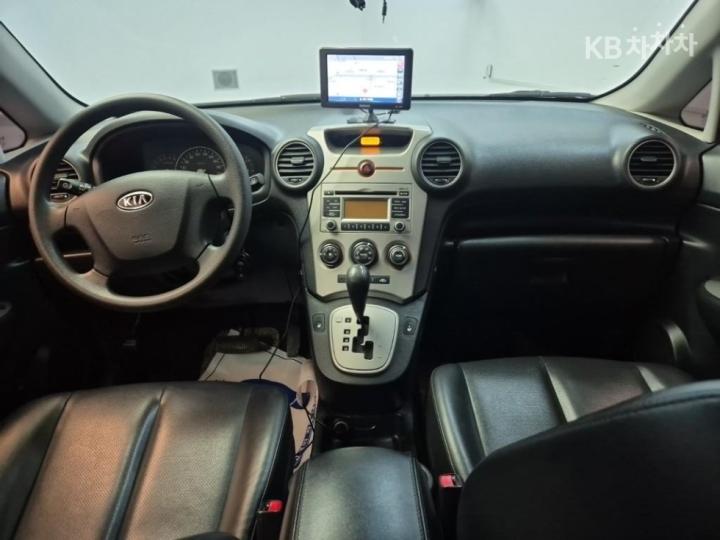 Kia Carens New 2.0 LPI GLX Premium Type 7