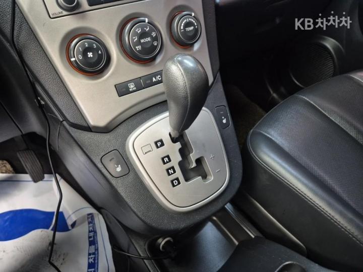 Kia Carens New 2.0 LPI GLX Premium Type 8