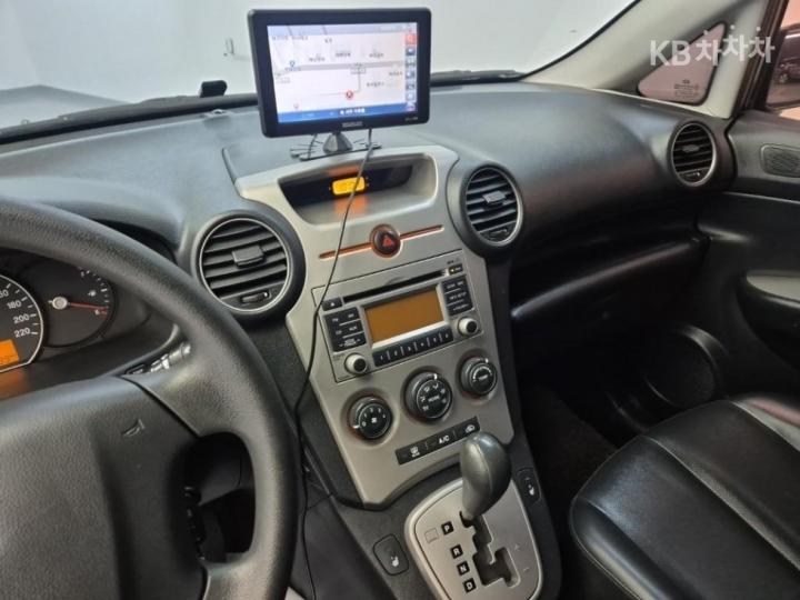 Kia Carens New 2.0 LPI GLX Premium Type 10