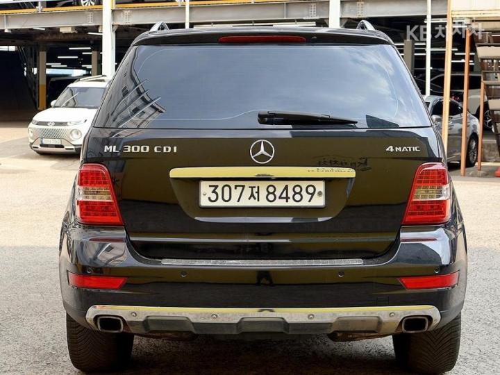 Mercedes-Benz M-Class ML300 CDI W164 4