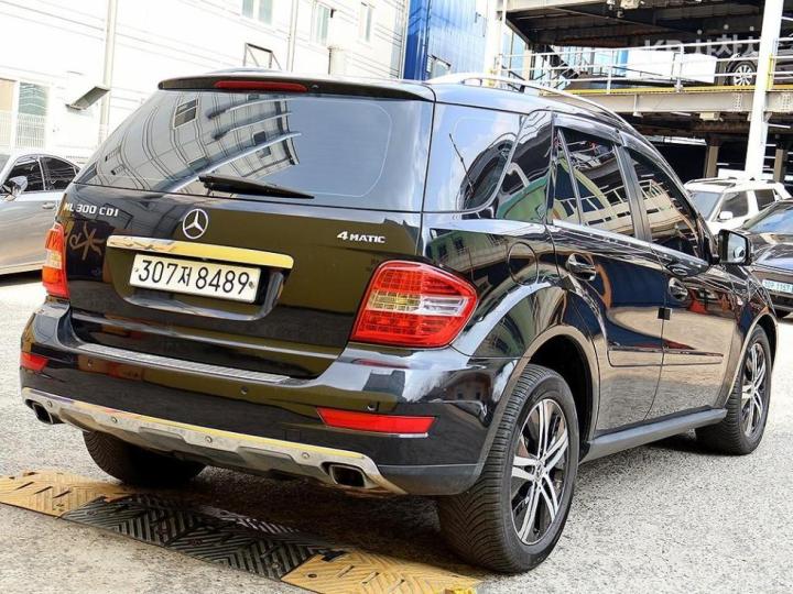 Mercedes-Benz M-Class ML300 CDI W164 5