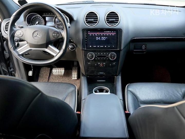 Mercedes-Benz M-Class ML300 CDI W164 6