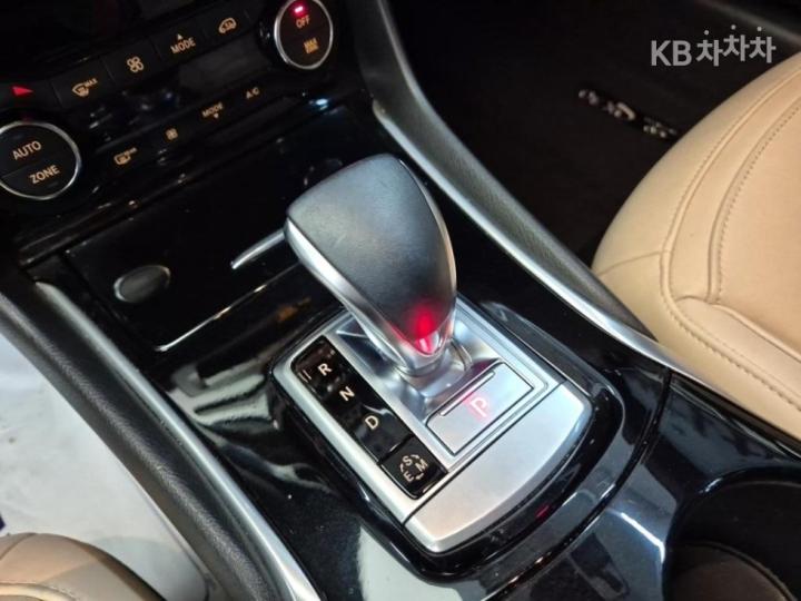 Infiniti QX QX30 2.0 AWD Essential 9