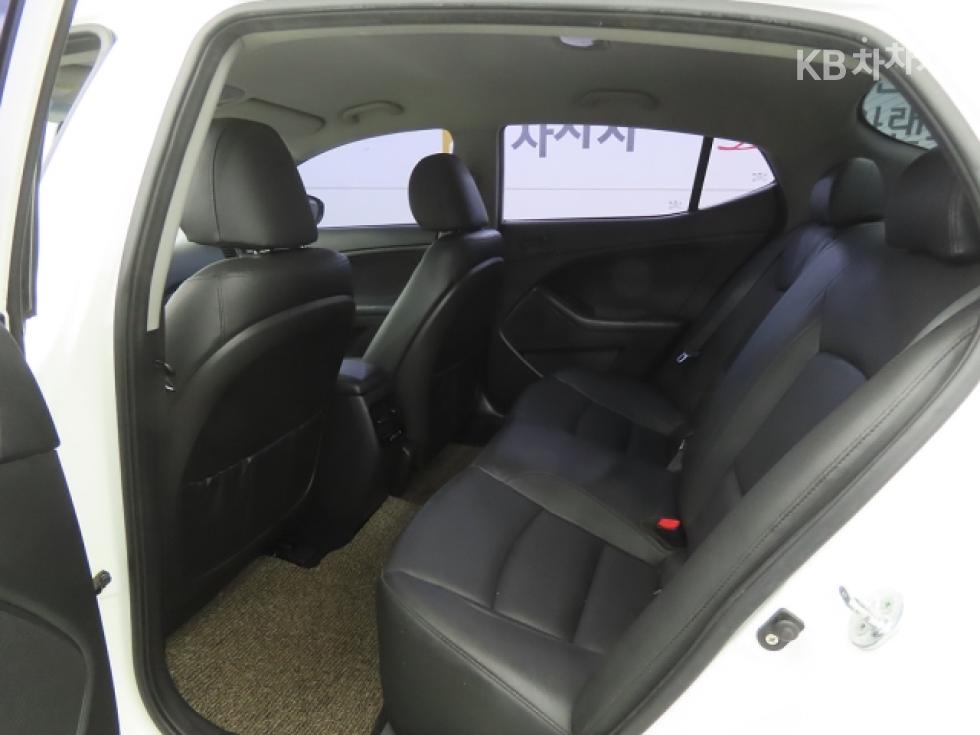 Kia K5 — miniaturë 6