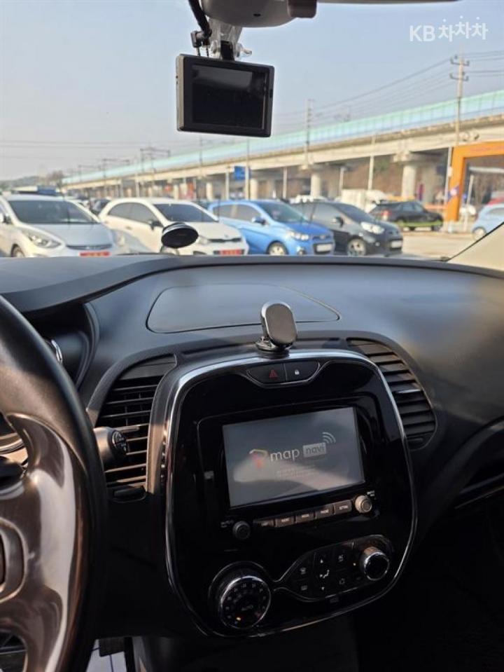 Renault QM3 RE Signature 8