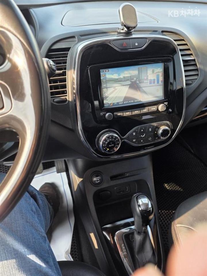 Renault QM3 RE Signature 9