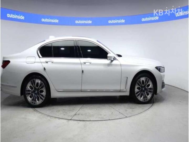 BMW 7 Series G11 730d xDrive M Sport 4