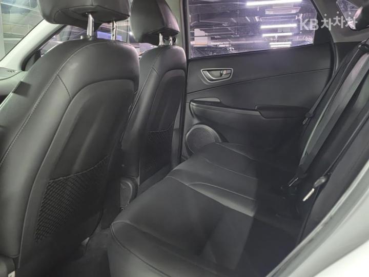 Hyundai Kona Electric Premium 8