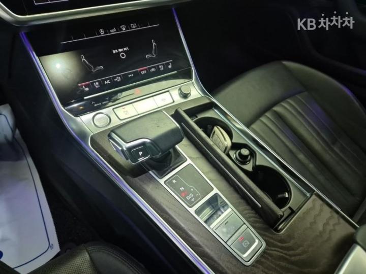 Audi A6 C8 40 TDI Premium 9