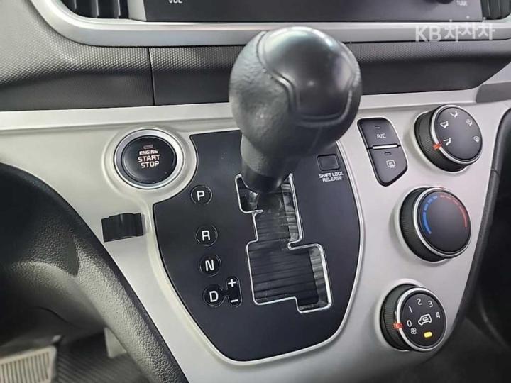 Kia Ray Van 1.0 Gasoline Van Premium Type 9