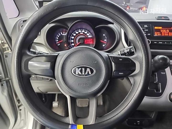 Kia Ray Van 1.0 Gasoline Van Premium Type 10