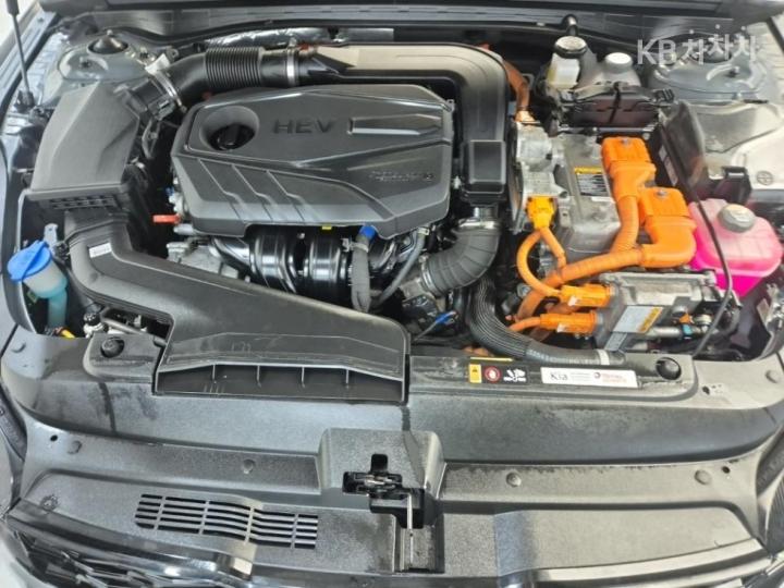 Kia K5 Hybrid 2.0 HEV Prestige 6