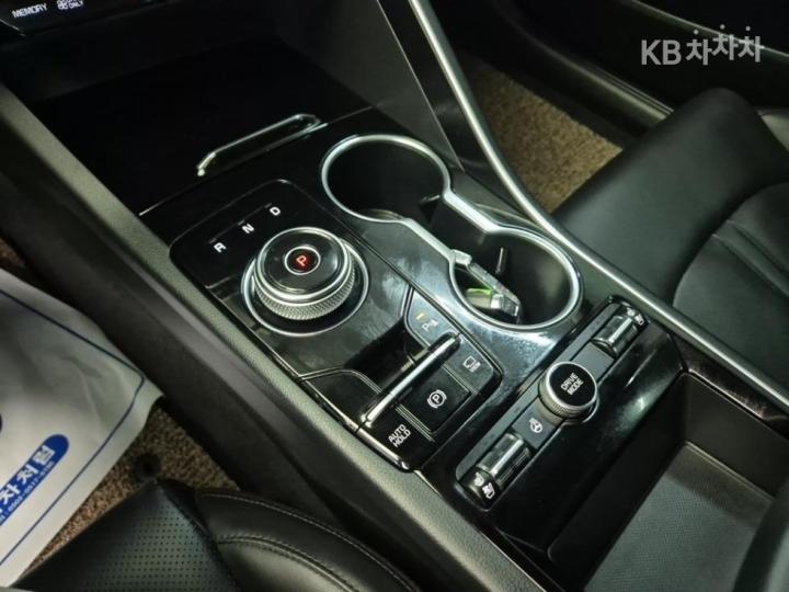 Kia K5 Hybrid 2.0 HEV Prestige 9