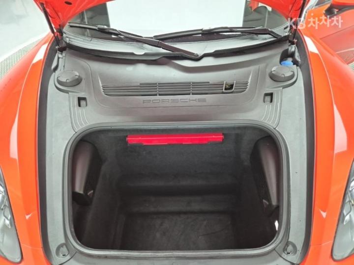 Porsche Boxster 4.0 GTS 6