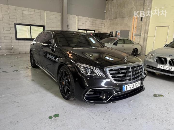 Mercedes-Benz S-Class New S63 AMG 4MATIC+ 3