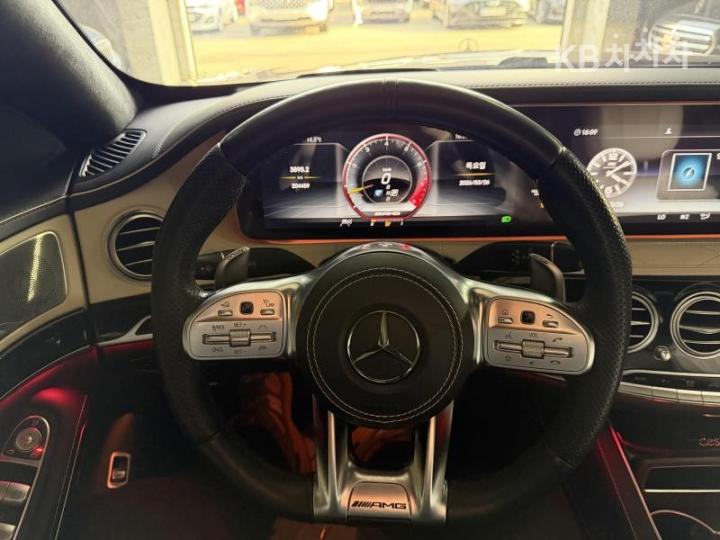 Mercedes-Benz S-Class New S63 AMG 4MATIC+ 9