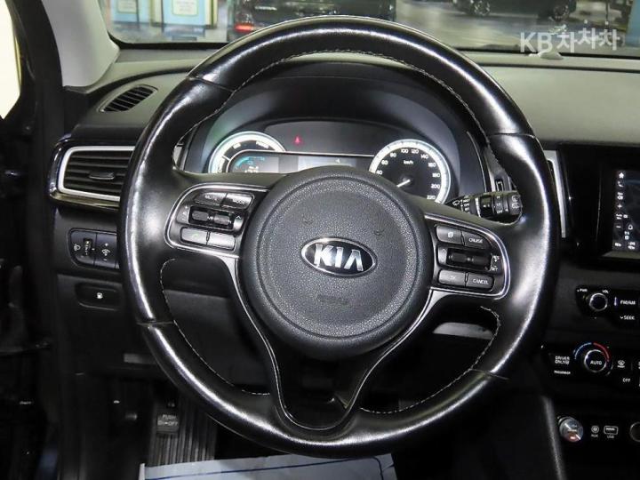 Kia Niro 1.6 Prestige 9