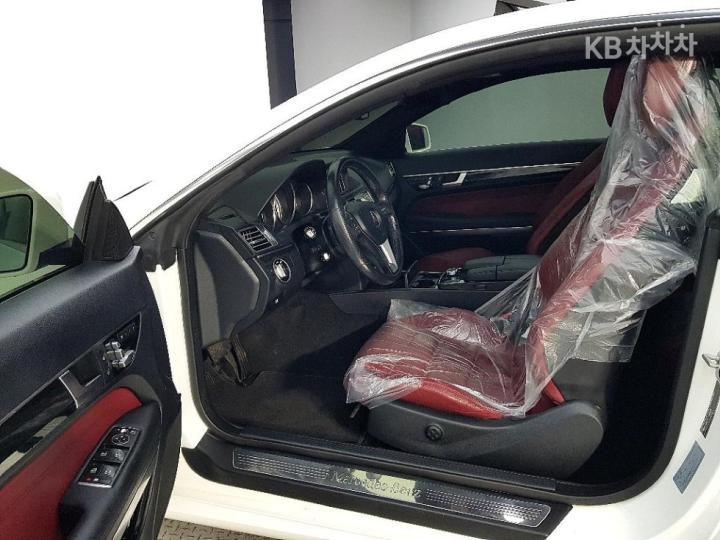 Mercedes-Benz E-Class New E200 Coupe C207 9