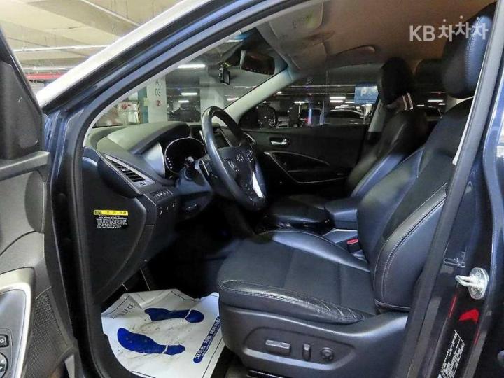 Hyundai Maxcruz Gasoline Lambda 3.3V6 GDi 4WD Prestige 7