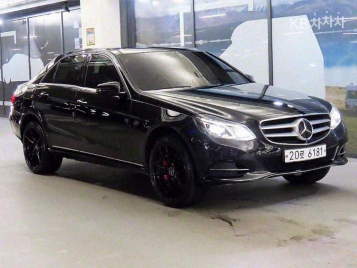 Mercedes-Benz E-Class New E350 4MATIC Avantgarde W212 2