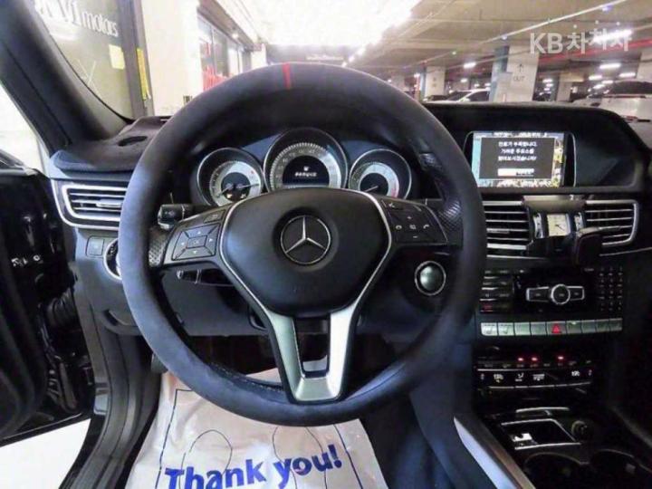 Mercedes-Benz E-Class New E350 4MATIC Avantgarde W212 9