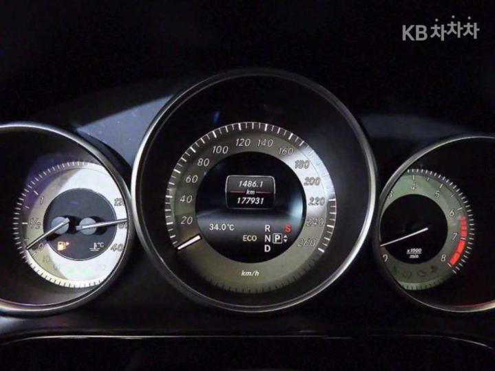 Mercedes-Benz E-Class New E350 4MATIC Avantgarde W212 10