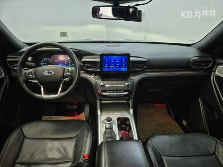 Ford Explorer Gasoline Turbo 2.3 AWD Limited 8