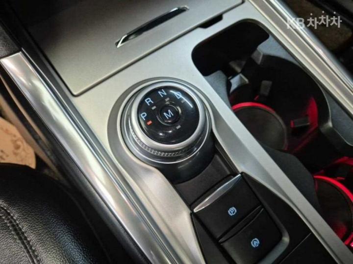 Ford Explorer Gasoline Turbo 2.3 AWD Limited 9