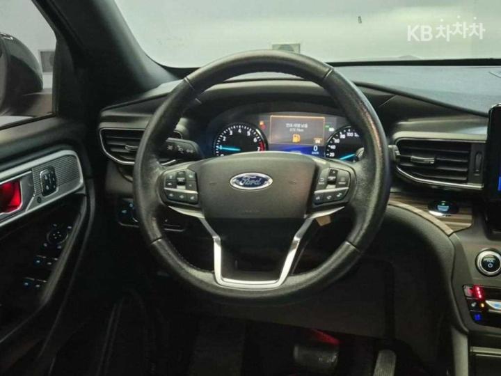 Ford Explorer Gasoline Turbo 2.3 AWD Limited 10