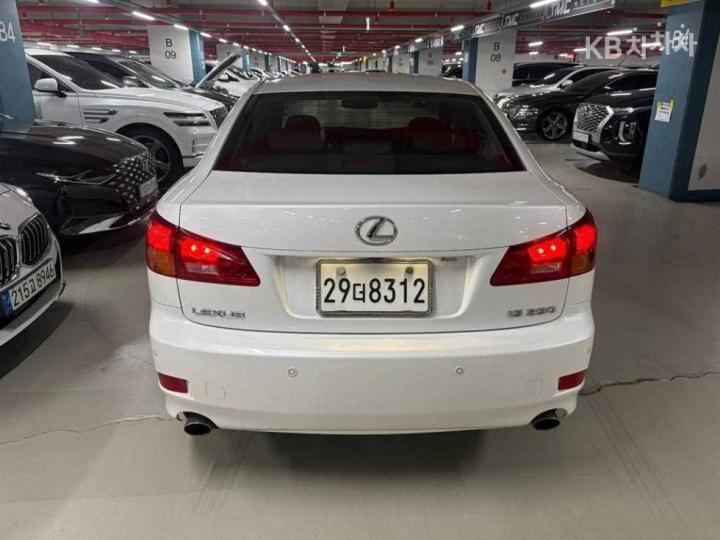 Lexus IS 250 Premium XE20 2005-2013 5