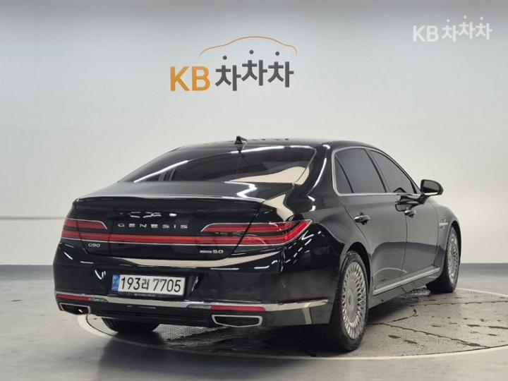 Genesis G90 3.8 GDi AWD Premium Luxury 4