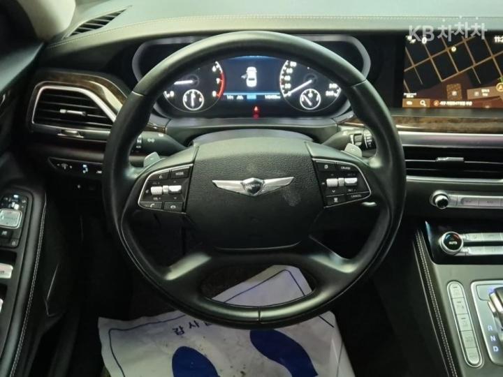 Genesis G90 3.8 GDi AWD Premium Luxury 10