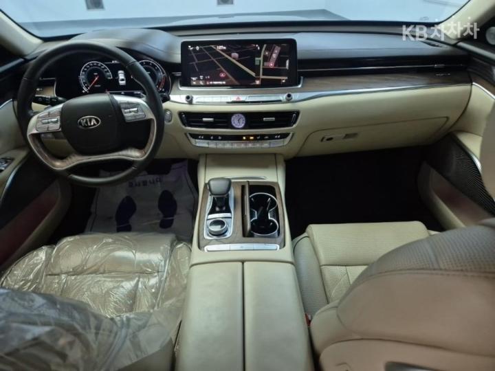 Kia K9 The 3.3 T-GDI AWD Grand Masters 8