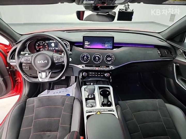 Kia Stinger Meister 3.3 Gasoline Turbo 4WD Acro Edition 8