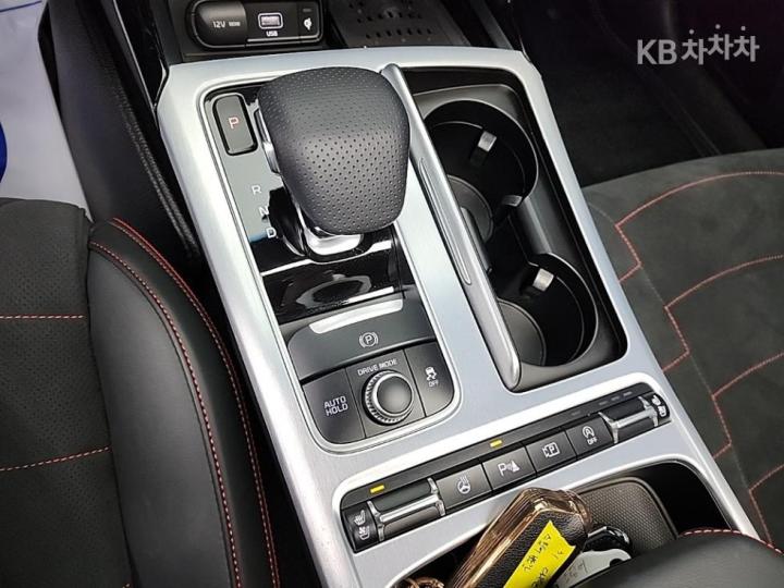 Kia Stinger Meister 3.3 Gasoline Turbo 4WD Acro Edition 9