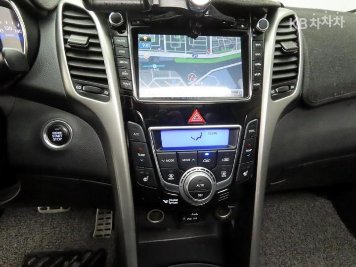 Hyundai i30 New 1.6 GDI Extreme 10