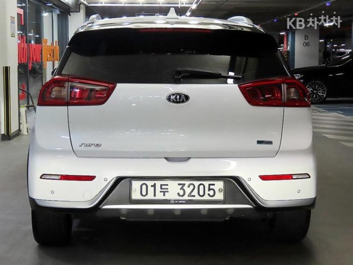 Kia Niro 1.6 Noblesse 6
