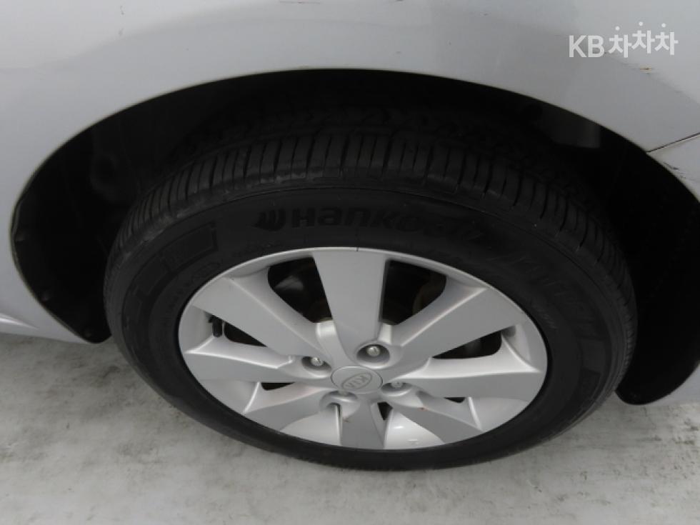 2010 - kia pride