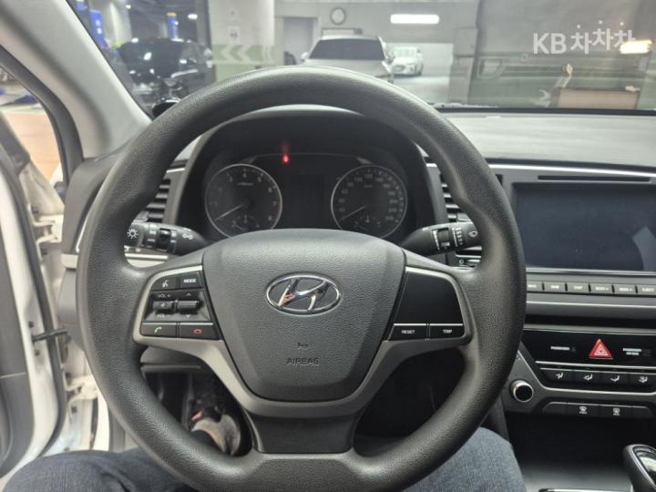 Hyundai Avante AD LPi 1.6 Style 10