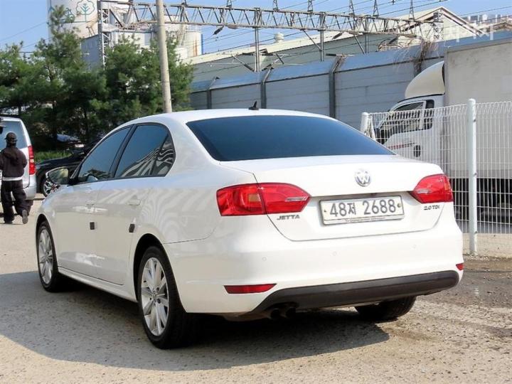 Volkswagen Jetta New 2.0 TDI 11 year ~ now 4