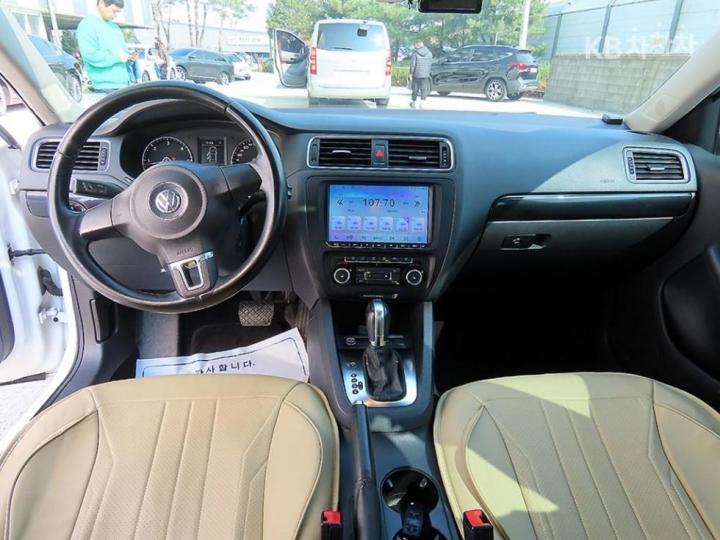 Volkswagen Jetta New 2.0 TDI 11 year ~ now 8