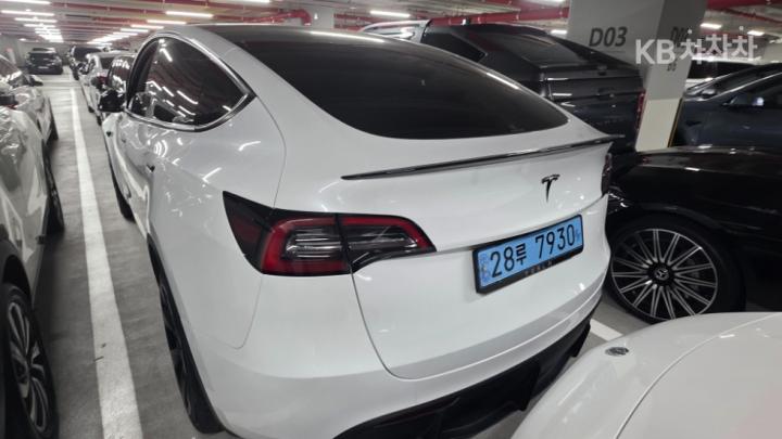 Tesla Model Y RWD Base Type 4