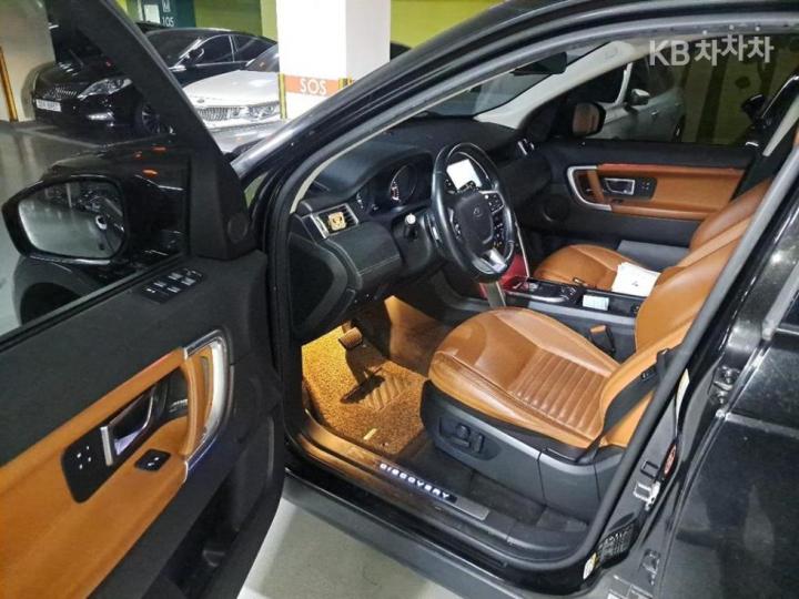 Land Rover Discovery Sport 2.0 TD4 HSE Luxury 6