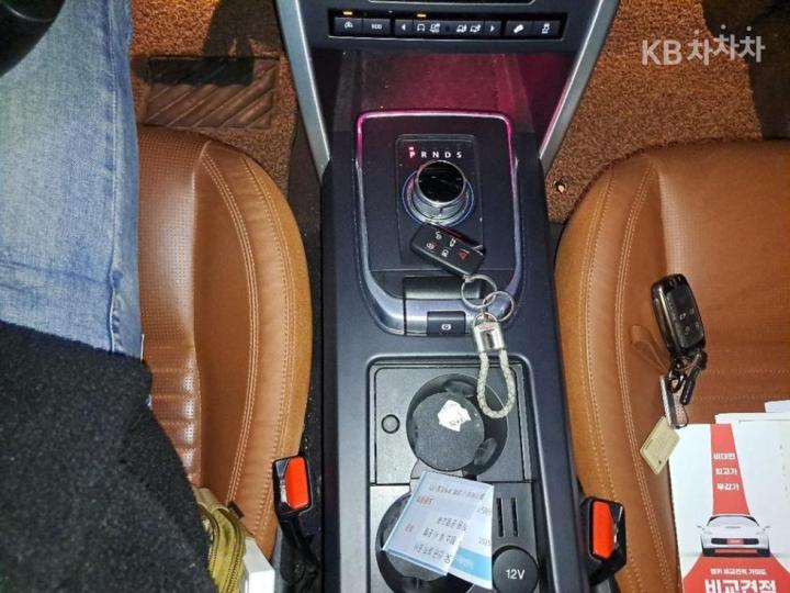 Land Rover Discovery Sport 2.0 TD4 HSE Luxury 9