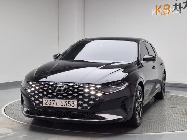 Hyundai Grandeur Hybrid 2.4 LeBlanc 2