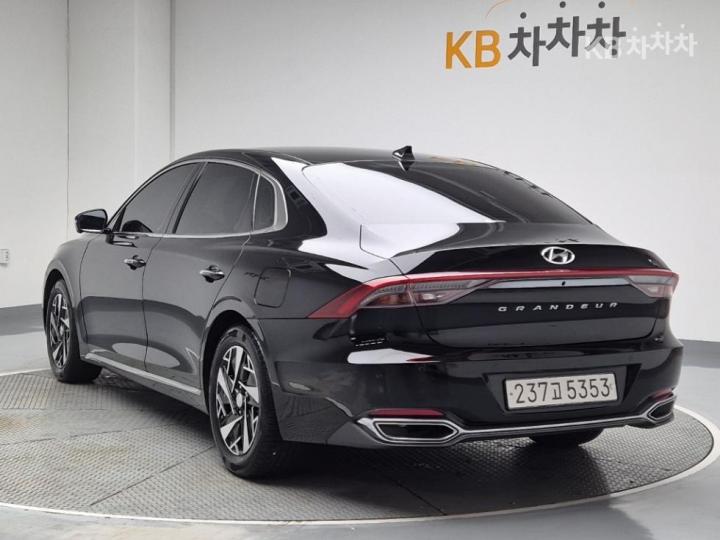 Hyundai Grandeur Hybrid 2.4 LeBlanc 3