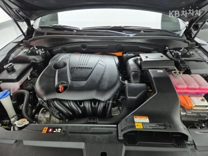 Hyundai Grandeur Hybrid 2.4 LeBlanc 6