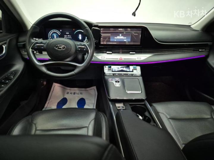 Hyundai Grandeur Hybrid 2.4 LeBlanc 8